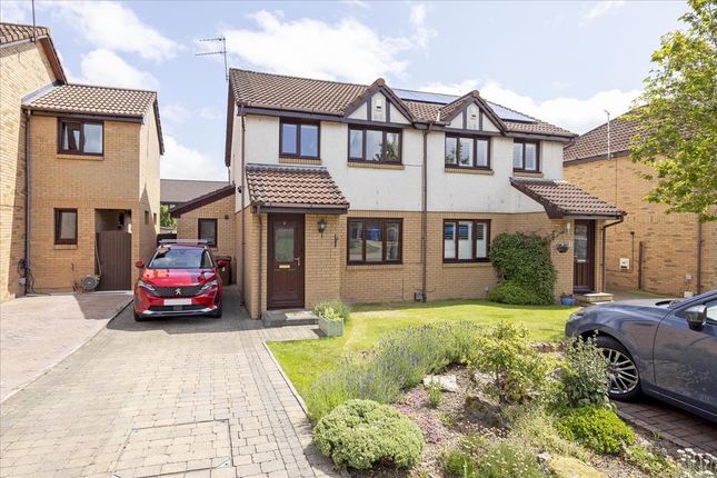 3 Skeltiemuir Grove, Bonnyrigg, EH19 3 bed semi