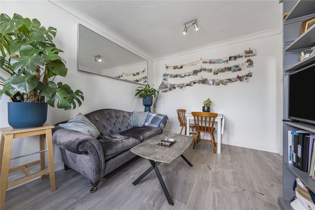 Durnsford Road, Wimbledon Park, SW19 2 bed apartment for sale