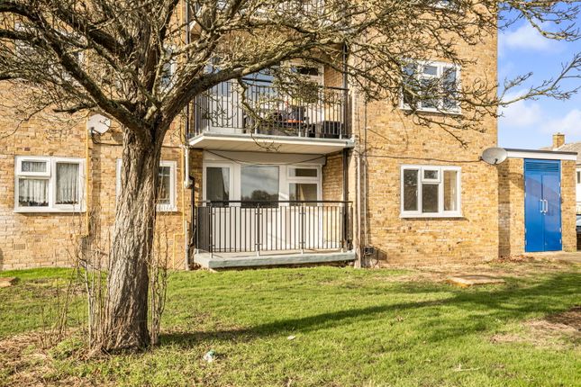 Spencers Croft, Harlow CM18 1 bed apartment for sale