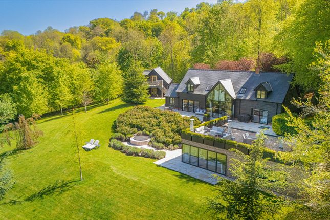 6 bedroom detached house for sale