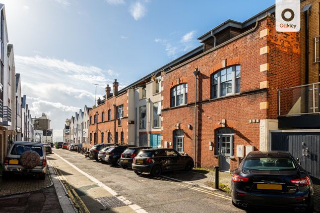 Beta House, St. Johns Road, Hove 2 bed apartment for sale
