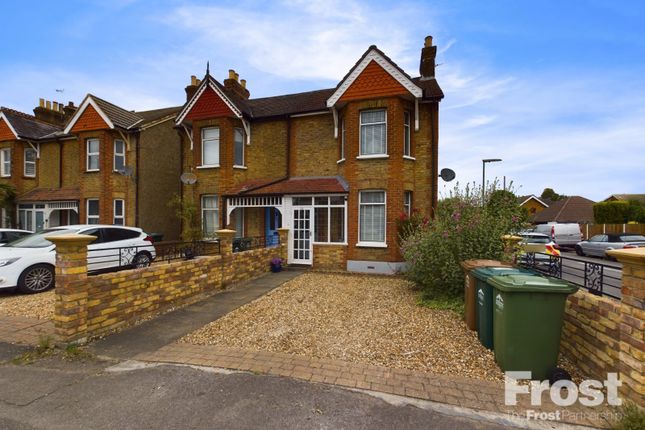 Feltham Road, Ashford, Surrey, TW15 3 bed semi