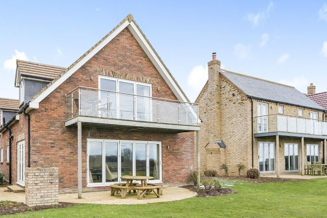 4 bed detached house