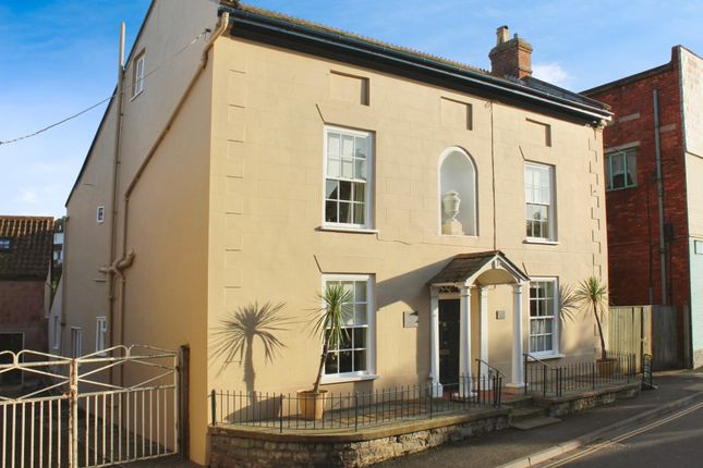 6 bedroom terraced house for sale