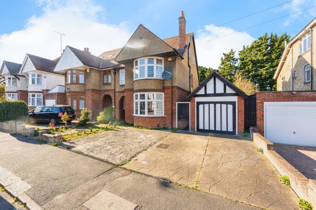 6 bedroom semi-detached house for sale
