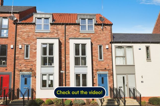 Blanket Row, Hull, HU1 1AX 3 bed townhouse for sale