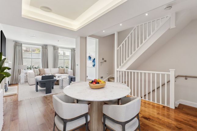 5 bedroom end of terrace house for sale