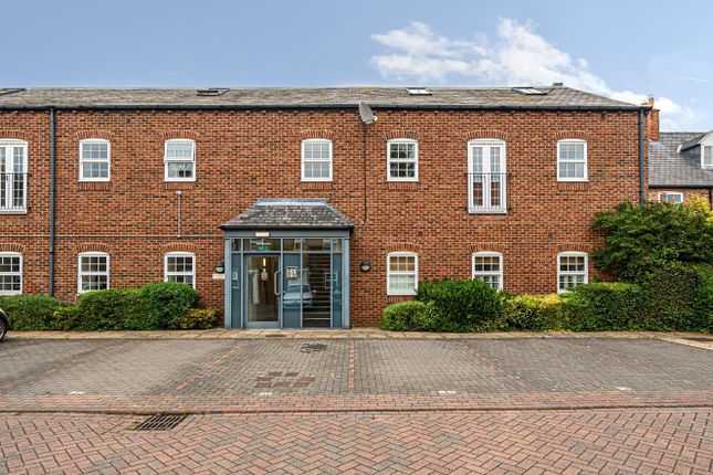Flemingate Court, Beverley, HU17 2 bed flat for sale