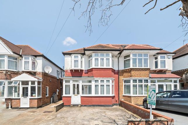 Clydesdale Avenue, Stanmore, HA7 1LN 3 bed semi
