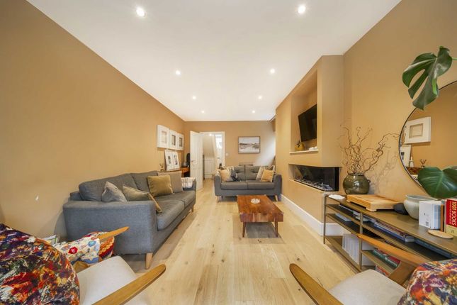 Oldfield Road, London NW10 3 bed house for sale