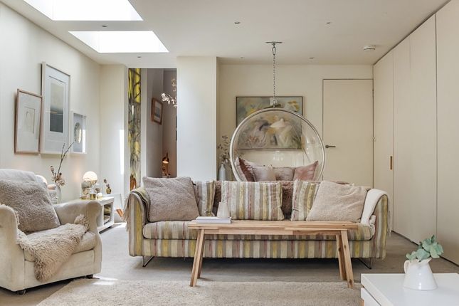 5 bedroom terraced house for sale