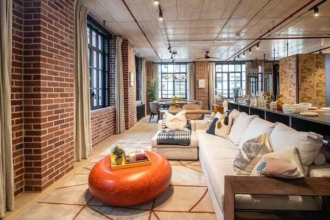 No.8 Harbord Square, Canary Wharf, E14 2 bed apartment for sale