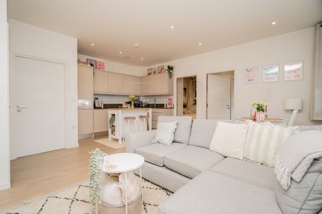 Silbury Boulevard, Central Milton... 2 bed flat for sale