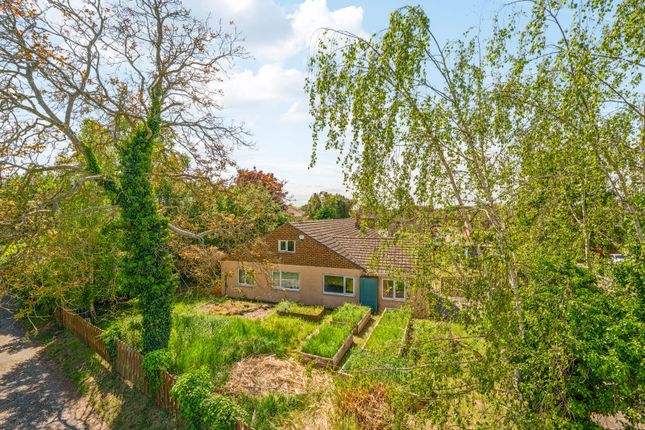 Waggon Path, Southmoor, Abingdon... 3 bed bungalow for sale