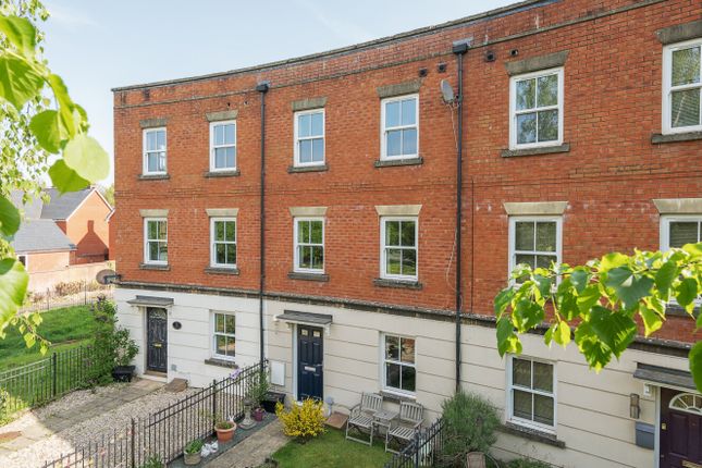 Exmoor Close, Tiverton, EX16 4 bed terraced house for sale