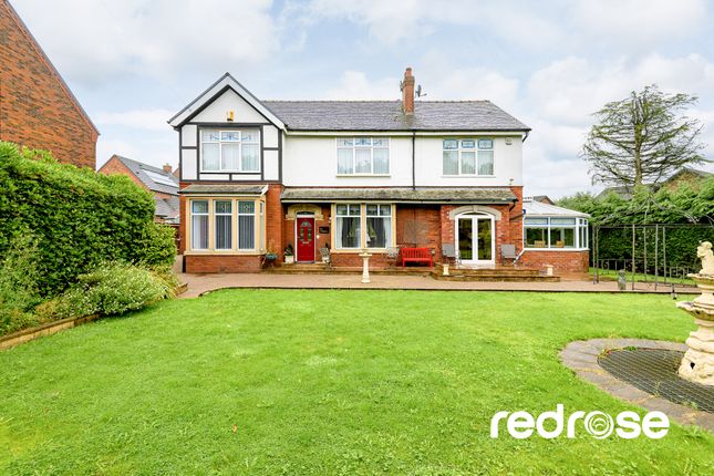 Westhoughton Road, Chorley PR7 6 bed detached house for sale