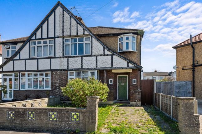 Hazlemere Gardens, Worcester Park 3 bed semi
