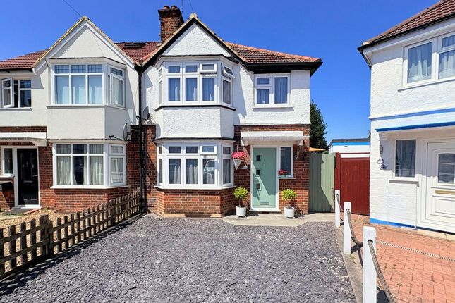 Leggatts Close, Watford, WD24 3 bed semi