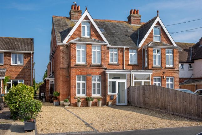 Colwell Road, Totland Bay 2 bed apartment for sale