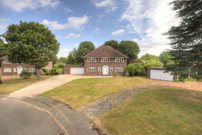 The Witherings, Hornchurch RM11 5 bed detached house for sale