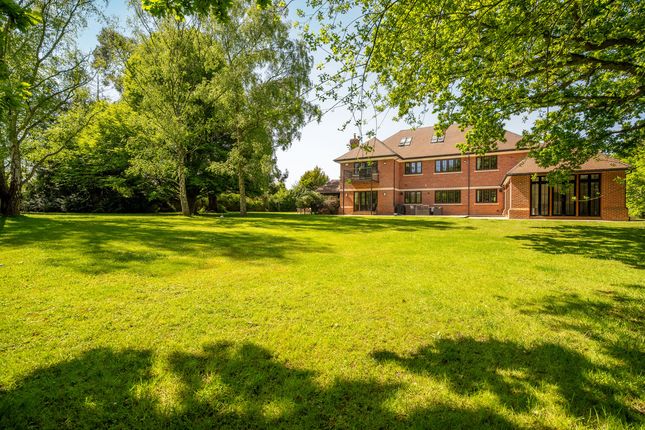 6 bedroom detached house for sale