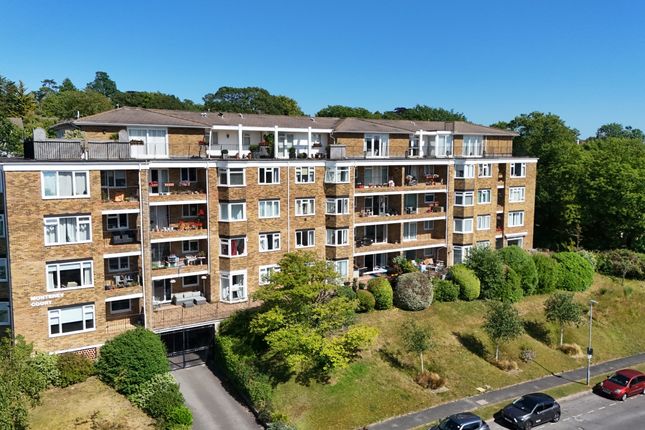 Monterey Court, Varndean Park Estate 2 bed flat for sale