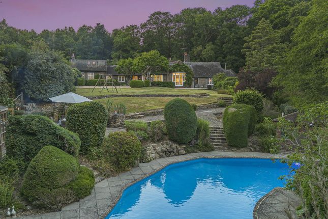 Hammerpond Road, Horsham RH13 5 bed detached house for sale