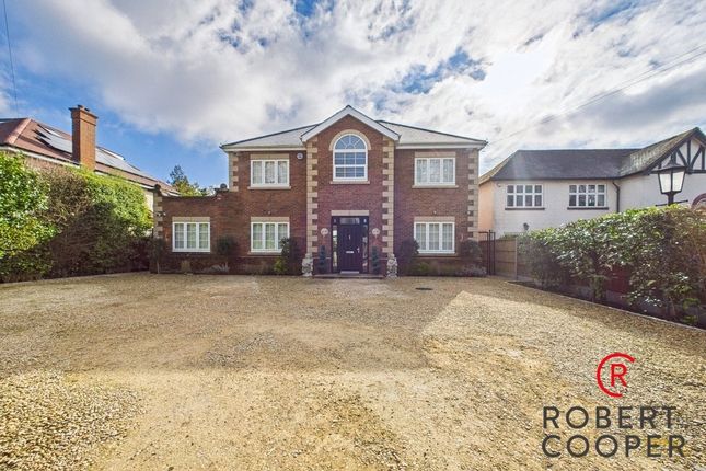 The Drive, Ickenham, Uxbridge, UB10 6 bed detached house for sale