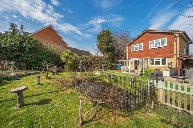 Chalcrafts, Alton, Hampshire, GU34 3 bed detached house for sale