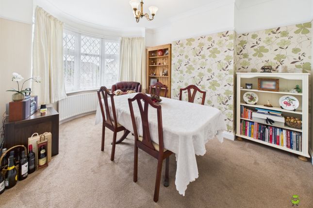 Hook Lane, Welling, Kent, DA16 3 bed semi