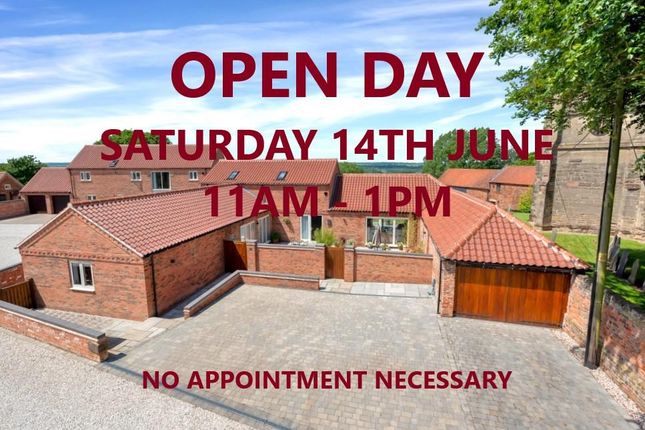 Church Close, Kneeton 3 bed detached house for sale