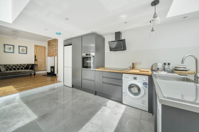 Elm Road, Windsor, SL4 2 bed terraced house for sale