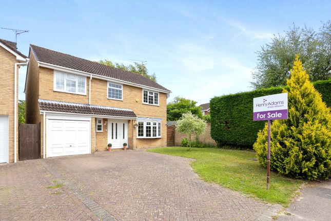 Jackdaw Lane, Horsham, RH12 5 bed detached house for sale