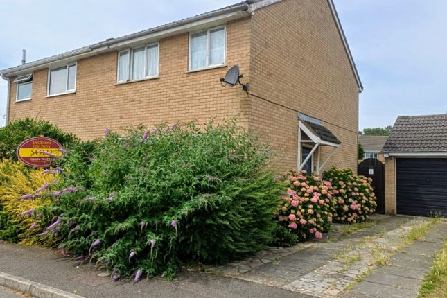 Oleander Crescent, Cherry Lodge... 3 bed semi