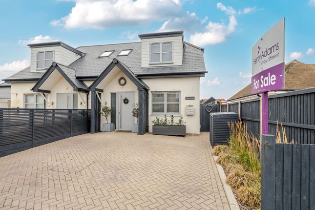Farm Road, Bracklesham Bay, PO20 3 bed semi
