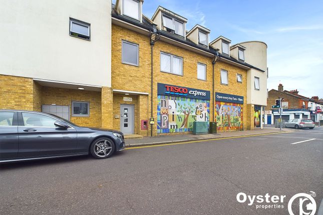 Harwoods Road, Salisbury House, WD18 2 bed flat for sale