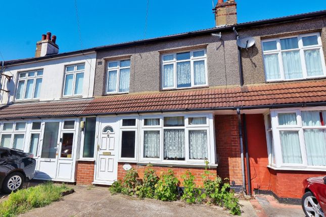 Drummond Avenue, Romford, RM7 3 bed terraced house for sale
