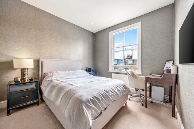 Stadium Street, Chelsea 3 bed apartment for sale