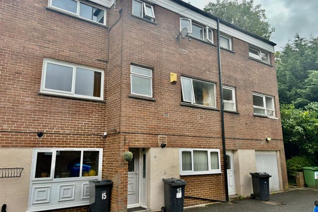3 bedroom town house for sale