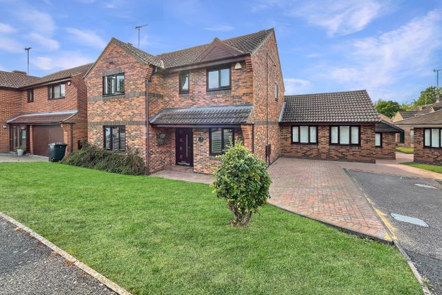 Lippitts Hill, Luton, Bedfordshire... 4 bed detached house for sale