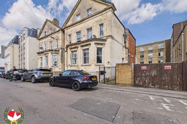 Russell Street, Gloucester 5 bed semi