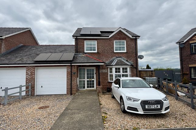 Parc Yr Ynn, Llandysul, SA44 3 bed link detached house for sale