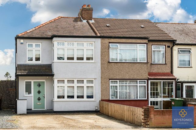 Ferndale Road, Collier Row, RM5 3 bed end of terrace house for sale