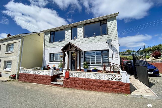 Heol Smyrna, Llangain, Carmarthen 4 bed detached house for sale