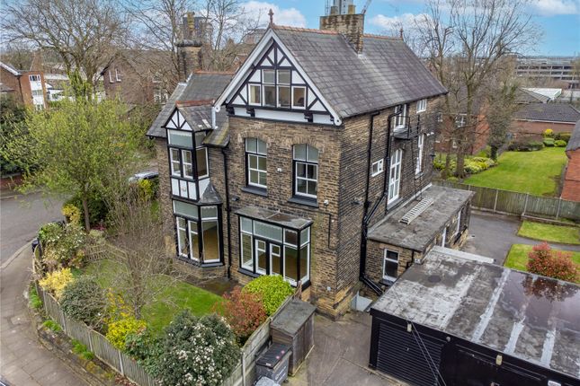 6 bedroom detached house for sale