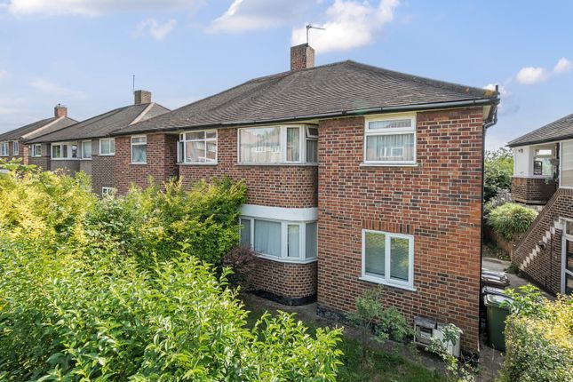 Meadow Close, London 2 bed maisonette for sale