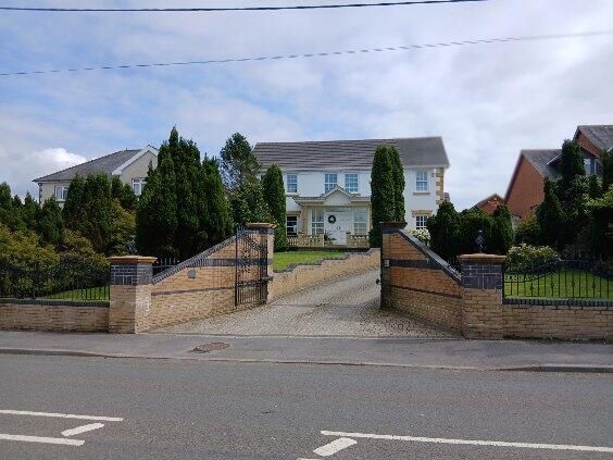 4 bed detached house