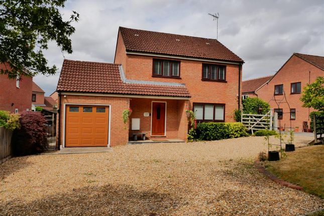 4 bed detached house