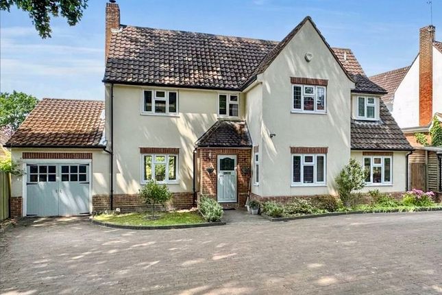 Brackendale Road, Camberley GU15 5 bed detached house for sale
