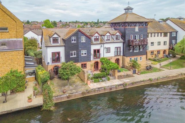 4 bedroom town house for sale